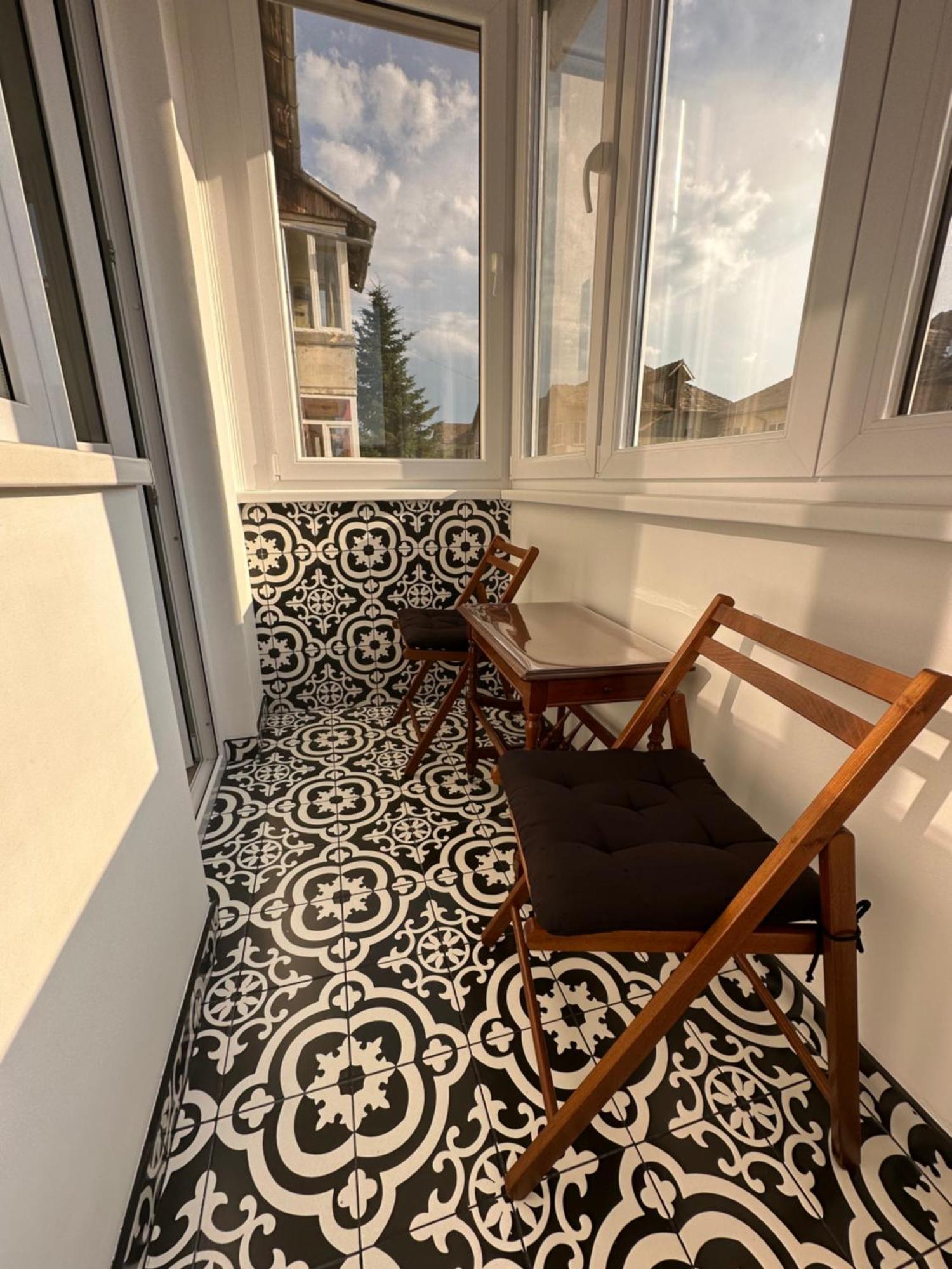 Central Spacious Apartment With Balcony - Alba Carolina อัลบายูเลีย ภายนอก รูปภาพ